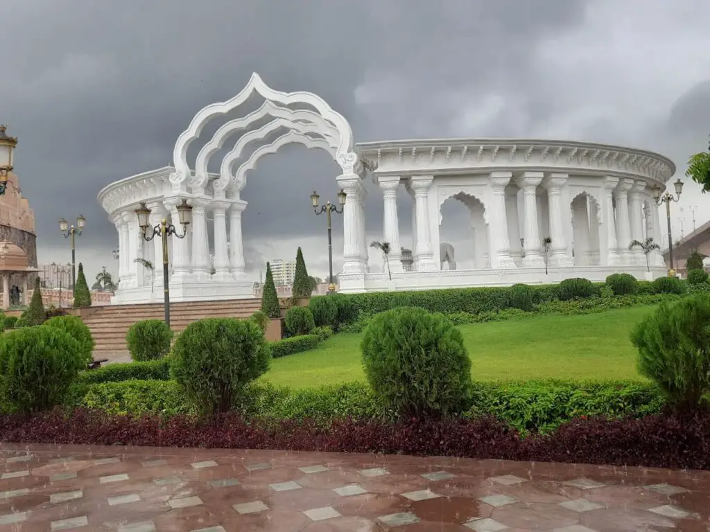 chambal riverfront garden and gate