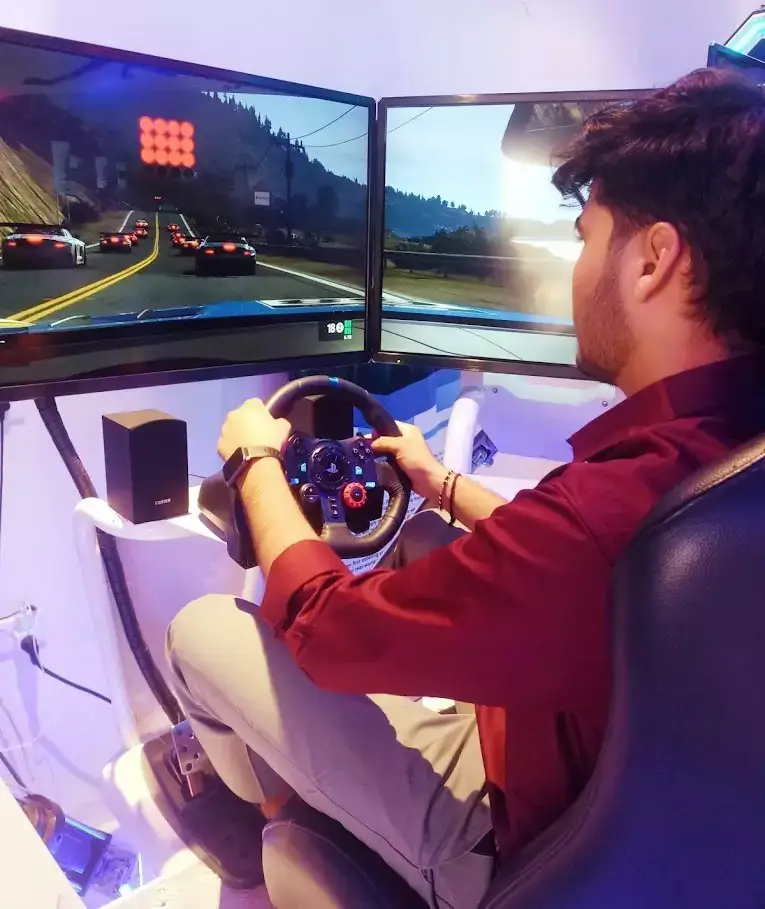 vr-theme-park-jaipur-vr-car-racing