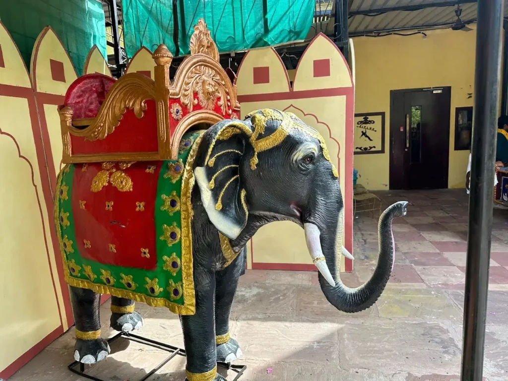 khazana mahal jaipur elephant selfie point