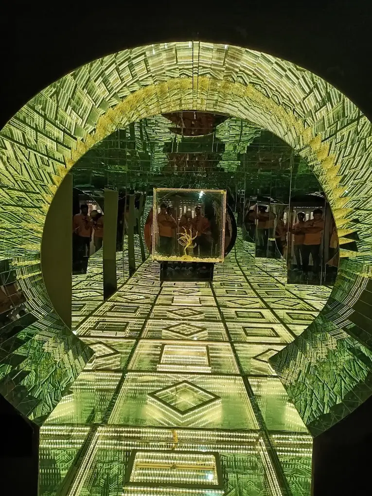 khazana mahal jaipur infinity mirror room