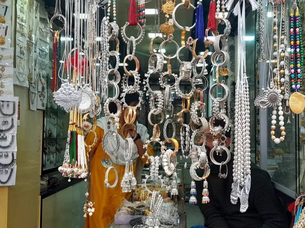 shreenathji temple jewellery shop