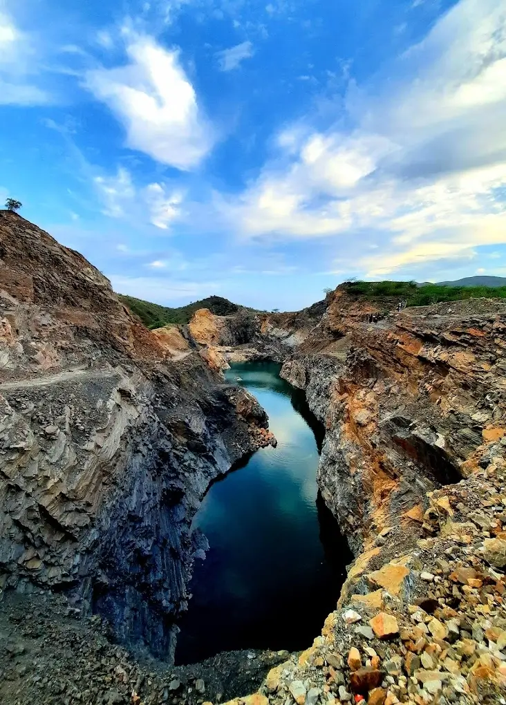 Paradise Lake Udaipur Beautiful View