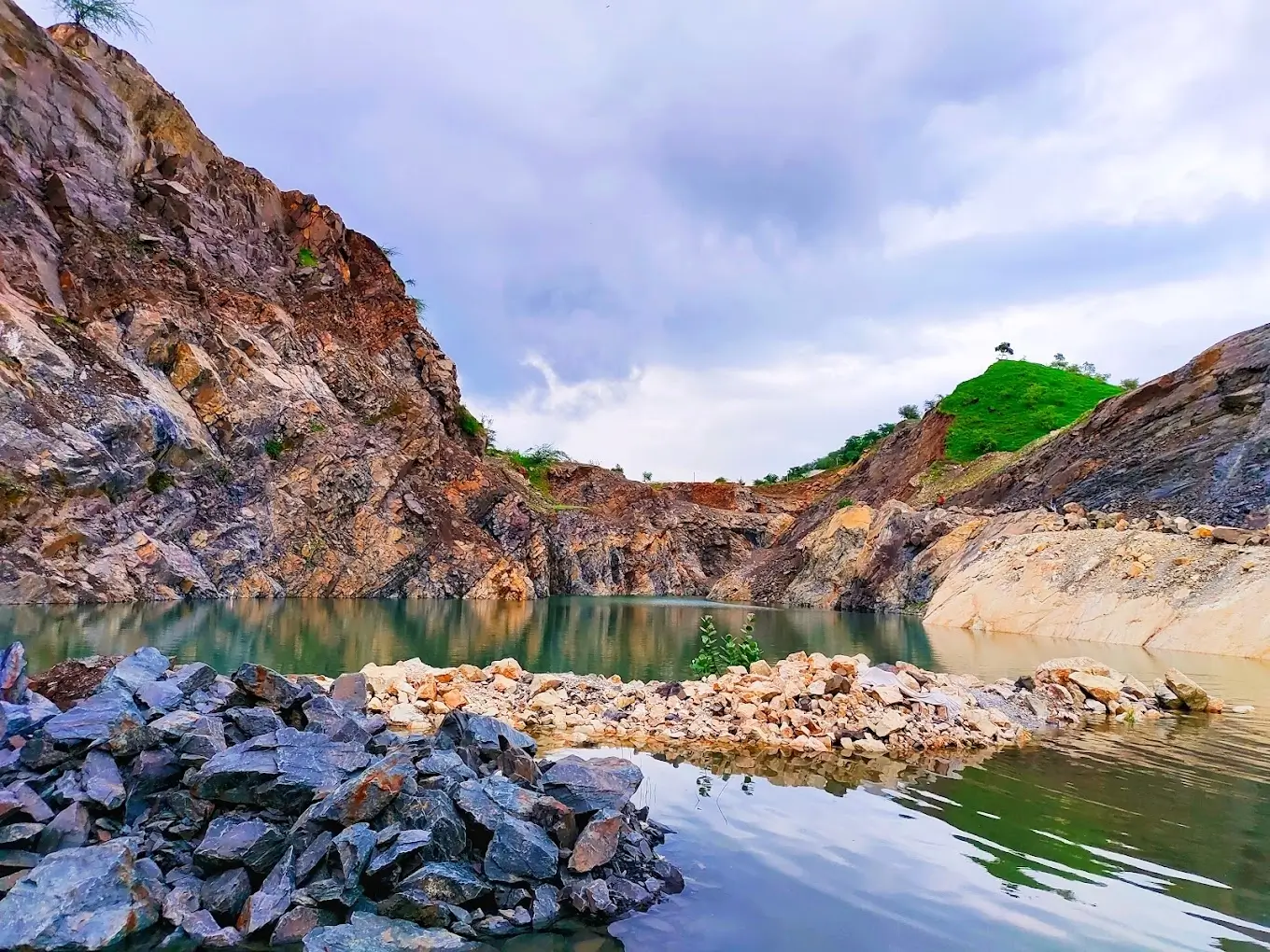 Paradise Lake Udaipur Rocky Surface